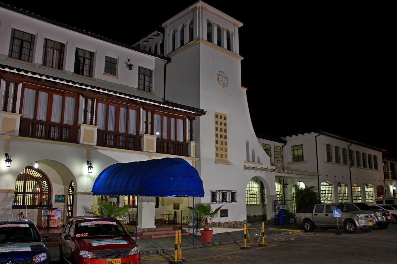 Hotel Guadalajara Buga Exterior photo